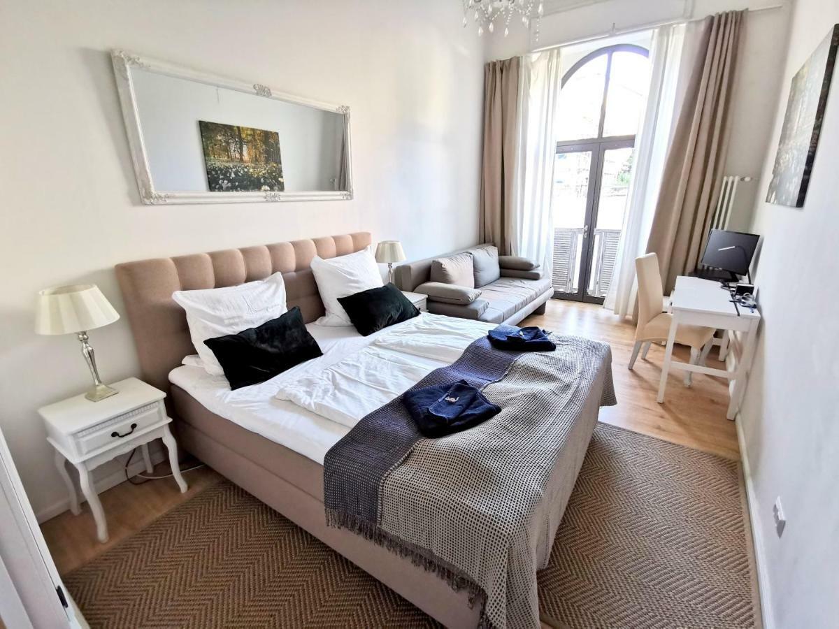 Gastein By Rockchair Apartments L Superhost Status L 2 Bedrooms Boxspringbeds 1,5 Bathrooms - Cozy Family & Business Flair Welcomes You! Berlin Eksteriør billede