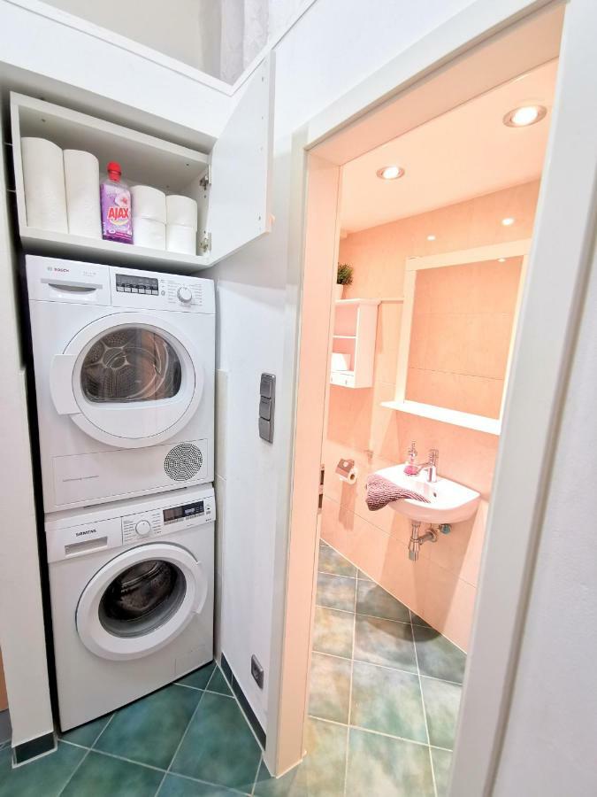 Gastein By Rockchair Apartments L Superhost Status L 2 Bedrooms Boxspringbeds 1,5 Bathrooms - Cozy Family & Business Flair Welcomes You! Berlin Eksteriør billede